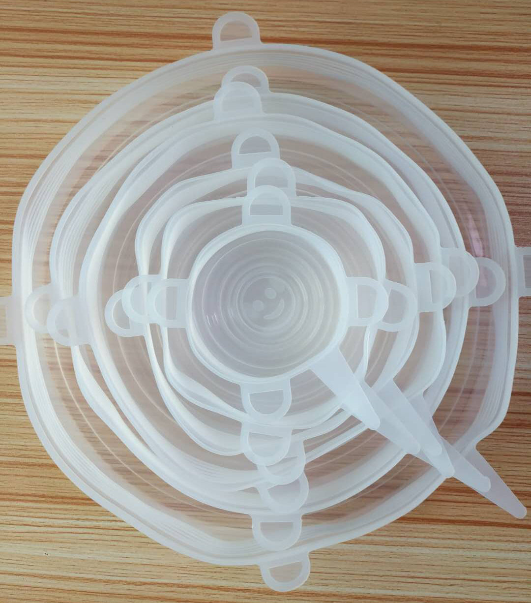 The 6-piece set of multi-functional silicone lid can be stretched to seal the fruit and vegetable lid