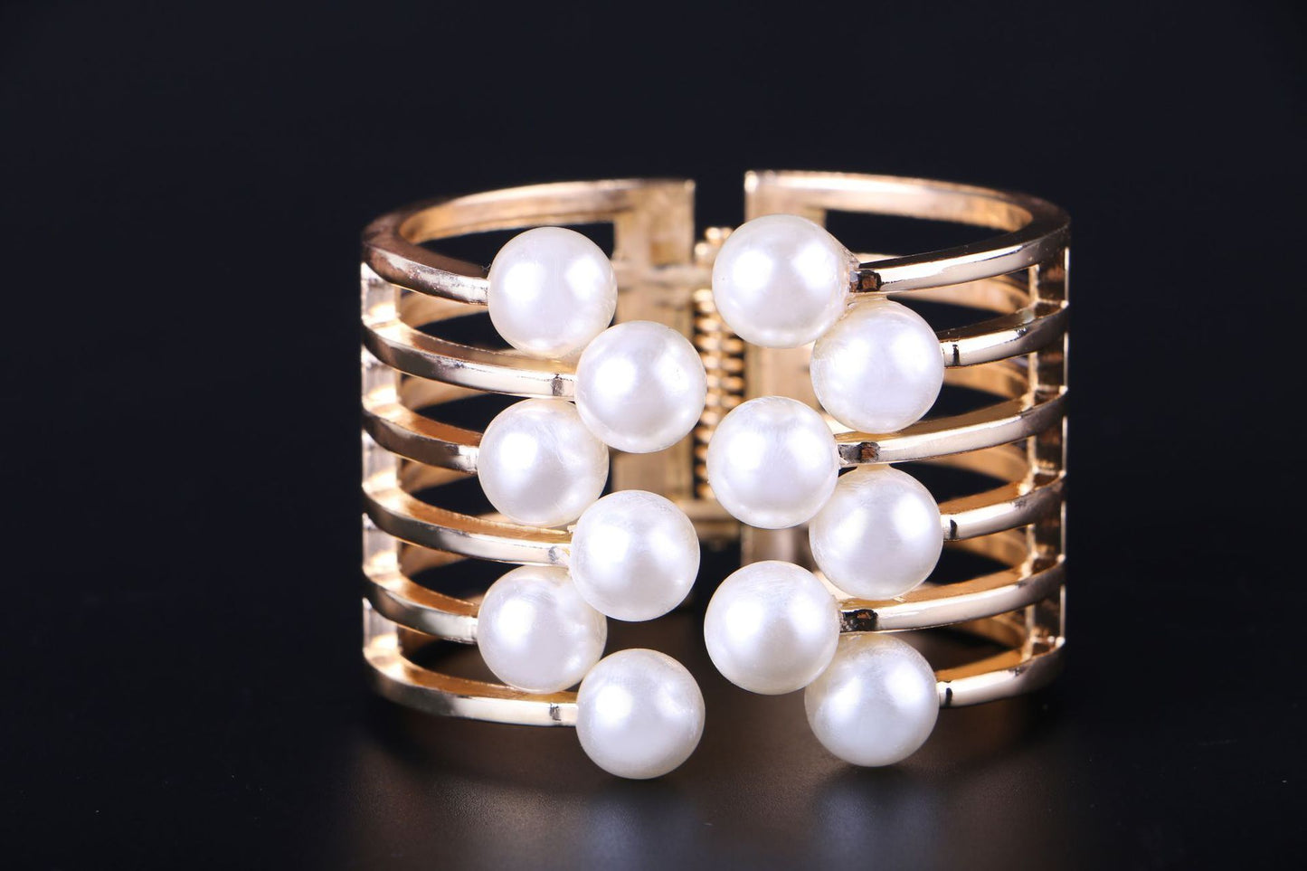 Women's Fashionable Asymmetric Alloy Double-layer Pearl Bracelet